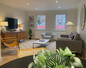Spacious 2-bed with Free Parking
